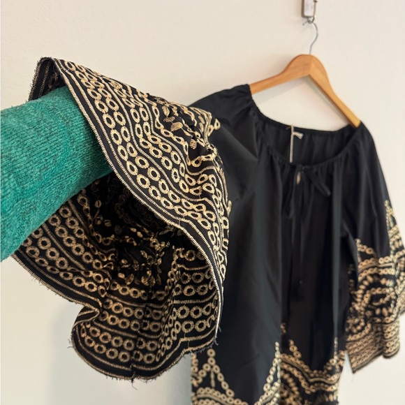 Size XL Embroidered Black and Tan Women's Flowy Dress - Picture 6 of 17